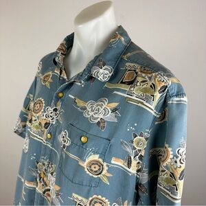 Tommy Bahama Men's Blue Patterned Shirt